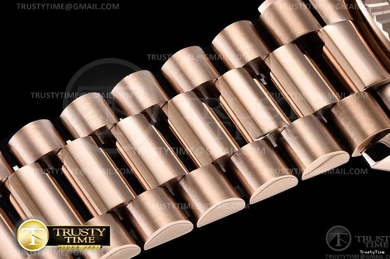 1202 RDD0223A – DayDate 36mm Packable 702